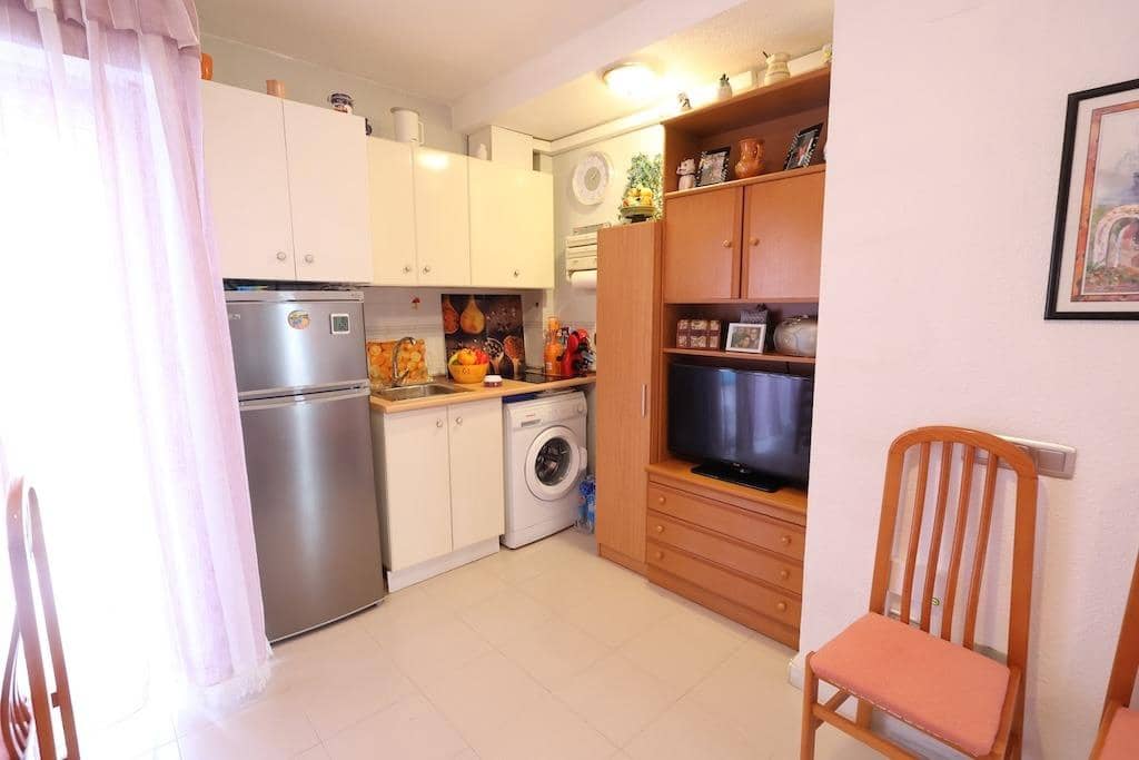 1 bedroom Apartment for sale in Torrevieja with garage - € 96,000 (Ref: 9451003)