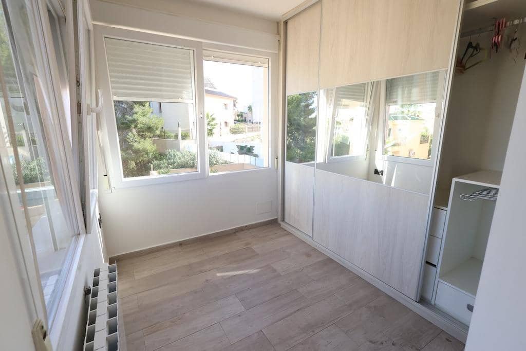 4 Zimmer Villa zu verkaufen in Orihuela Costa mit Garage - 284.900 € (Ref: 9451005)