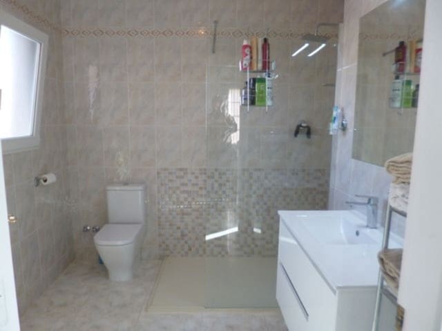 3 sypialnia Willa na sprzedaż w Playa Flamenca, Orihuela z basenem - 389 000 € (Ref: 9451804)