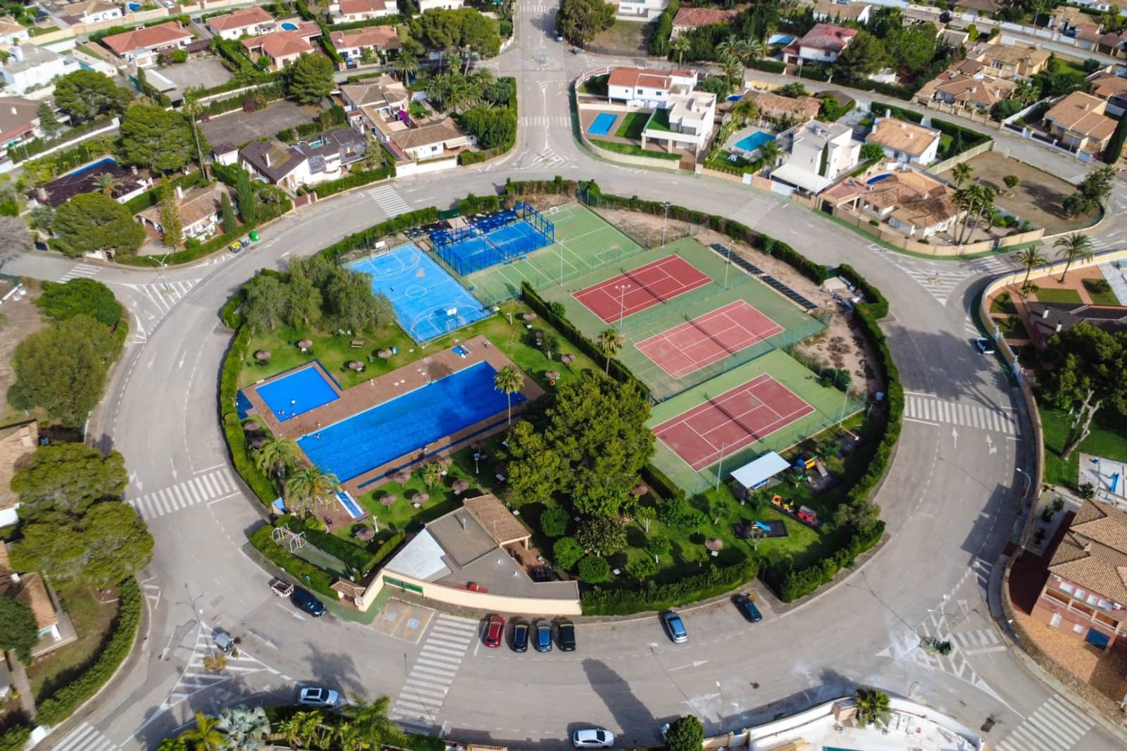 4 quarto Moradia para venda em Campoamor com piscina - 1 350 000 € (Ref: 9453438)