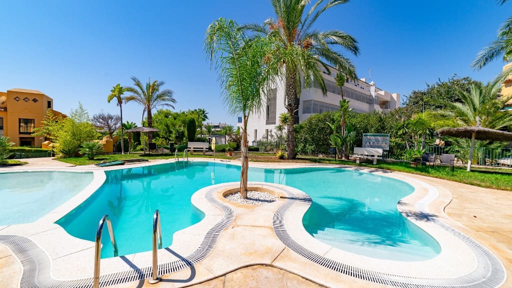 3 quarto Casa em Banda para venda em Finestrat com piscina garagem - 349 000 € (Ref: 9455873)