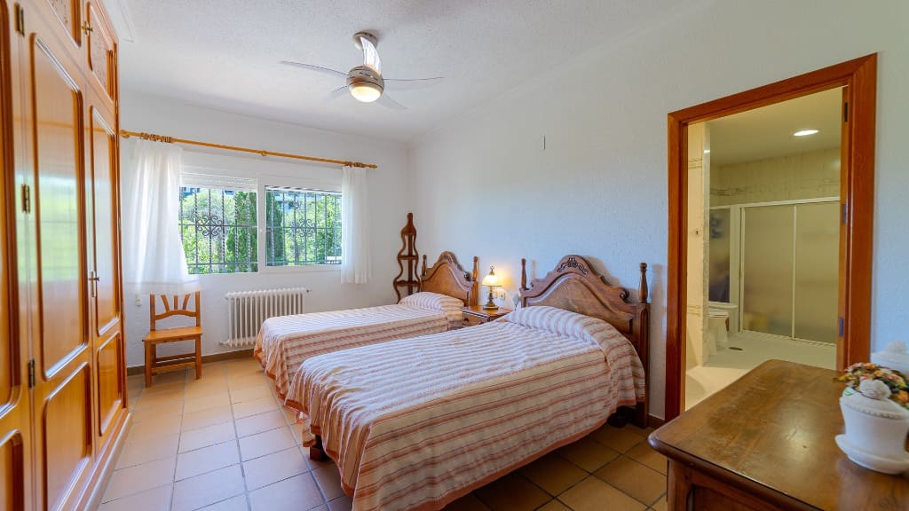 7 quarto Moradia para venda em Campoamor com piscina garagem - 1 800 000 € (Ref: 9455874)