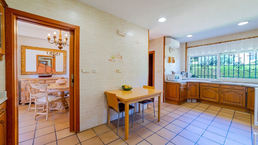 7 quarto Moradia para venda em Campoamor com piscina garagem - 1 800 000 € (Ref: 9455874)