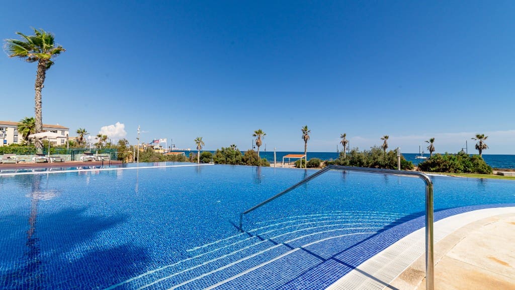 2 makuuhuone Huoneisto myytävänä paikassa Orihuela Costa mukana uima-altaan - 399 000 € (Ref: 9455876)