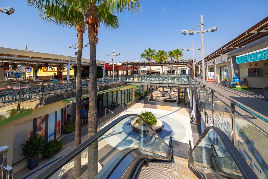 Apartamento de 2 habitaciones en Orihuela Costa en venta con piscina garaje - 189.900 € (Ref: 9455877)