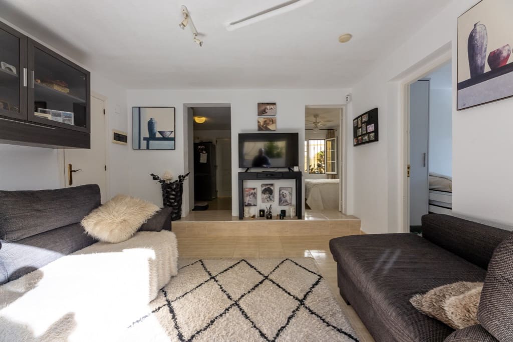 4 bedroom Villa for sale in Las Ramblas Golf with pool garage - € 345,000 (Ref: 9455881)