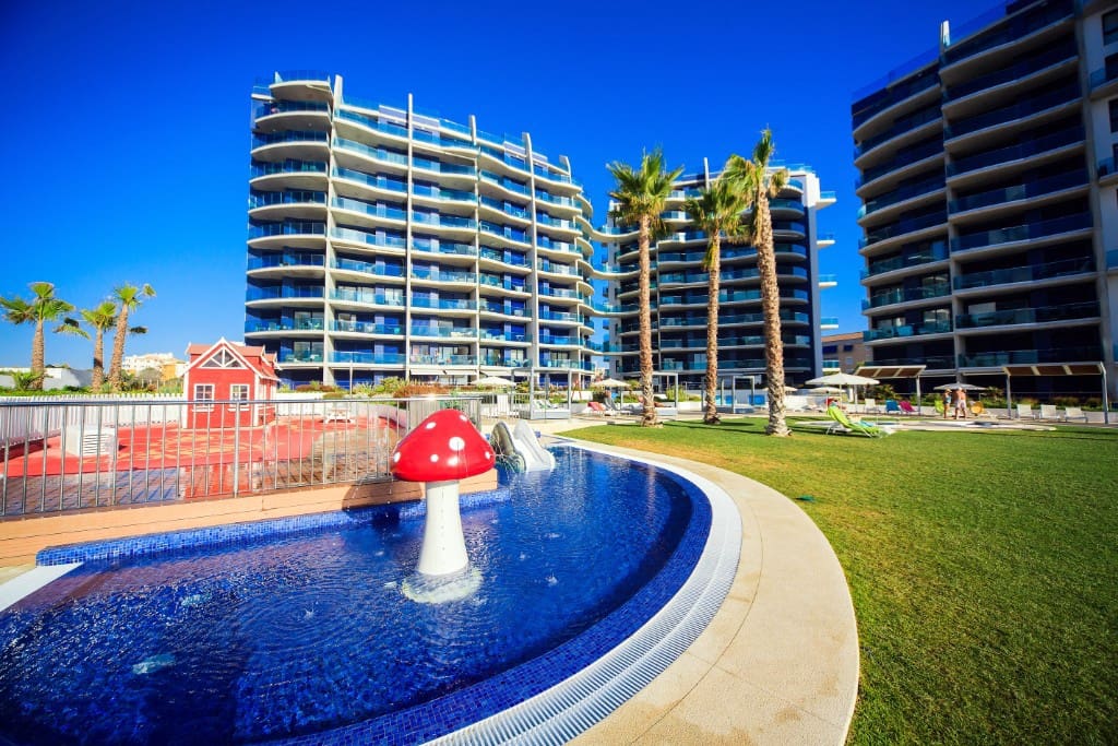 2 bedroom Apartment for sale in Punta Prima with pool garage - € 385,000 (Ref: 9455882)