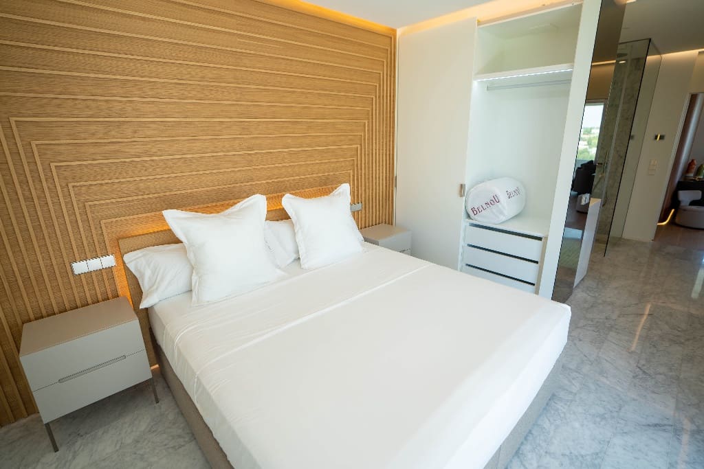 Apartamento de 3 habitaciones en Las Colinas Golf en venta con piscina garaje - 960.000 € (Ref: 9455887)