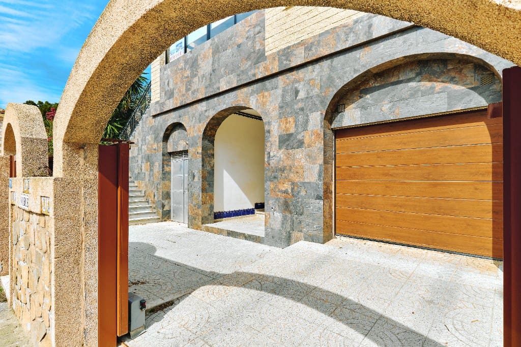 4 soveværelse Villa til salg i Dehesa de Campoamor med swimmingpool garage - € 990.000 (Ref: 9455888)