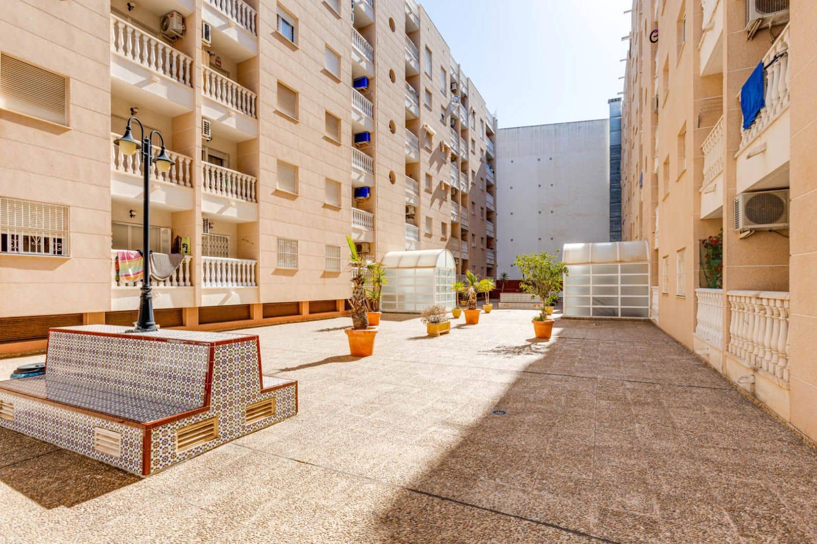 3 Zimmer Apartment zu verkaufen in Torrevieja mit Pool Garage - 159.969 € (Ref: 9468140)