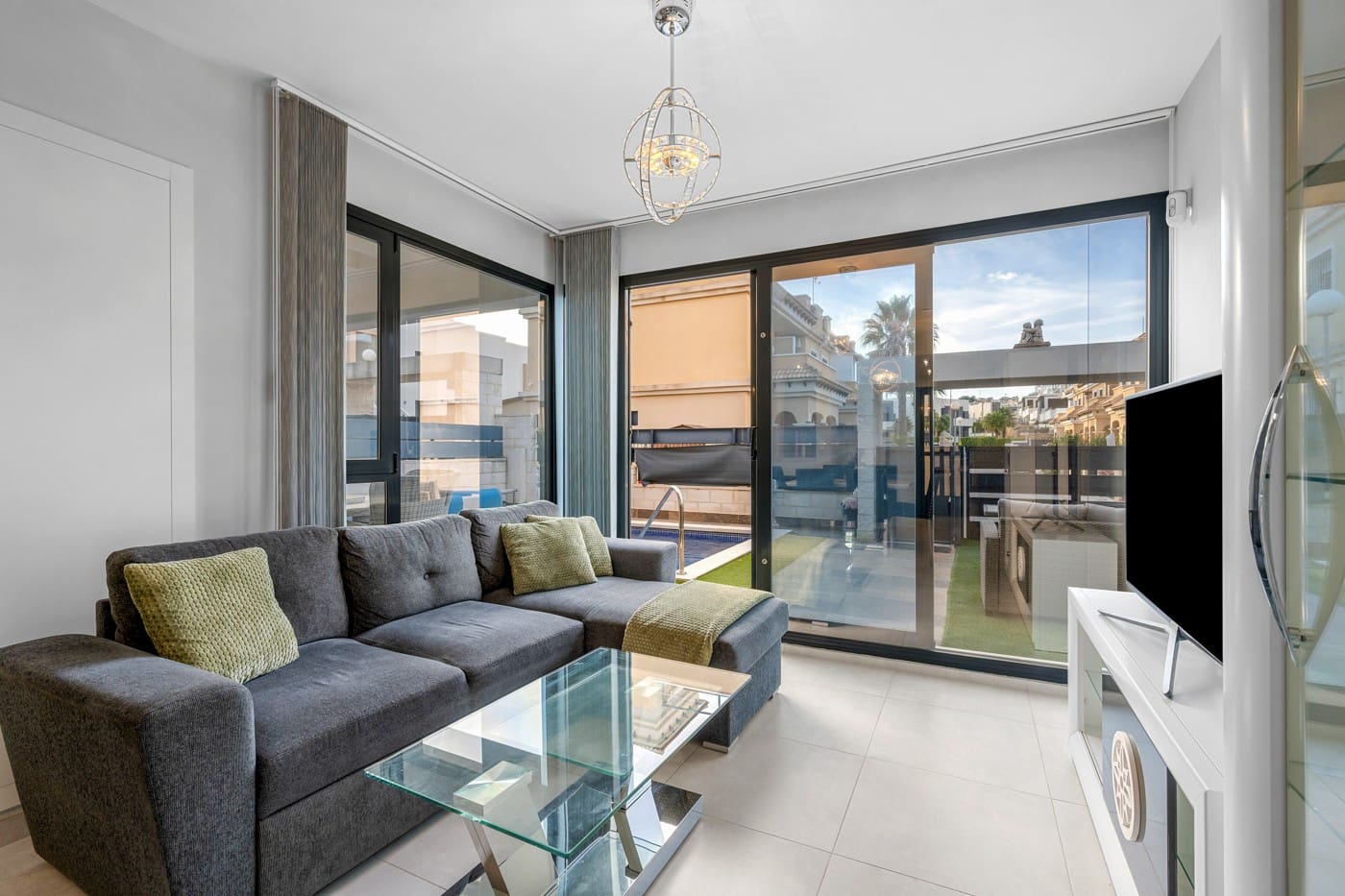 3 bedroom Villa for sale in Orihuela Costa with pool - € 379,900 (Ref: 9470891)