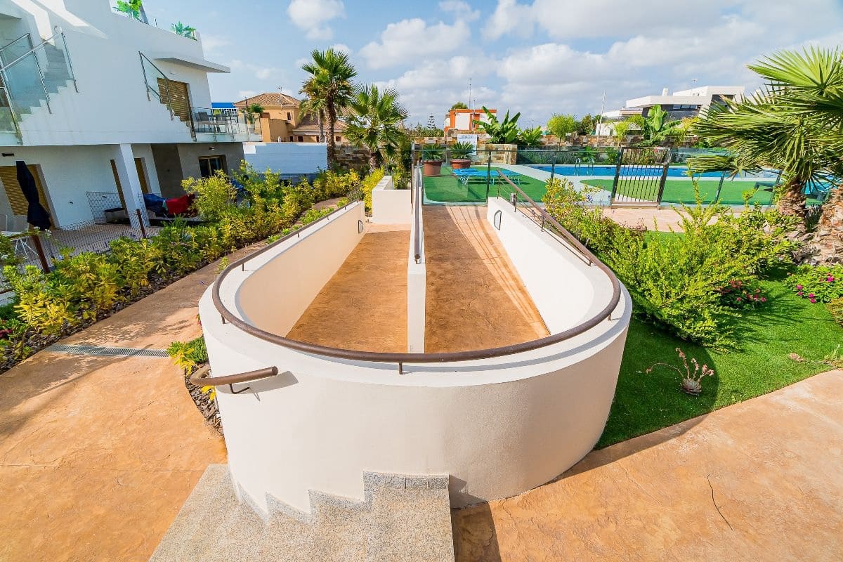 2 bedroom Apartment for sale in Pilar de la Horadada with pool - € 225,000 (Ref: 9470893)