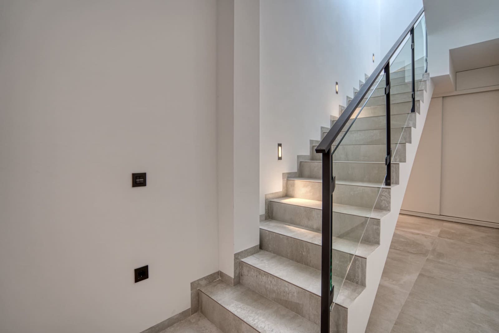 5 bedroom Villa for sale in Ciudad Quesada with pool garage - € 850,000 (Ref: 9470912)