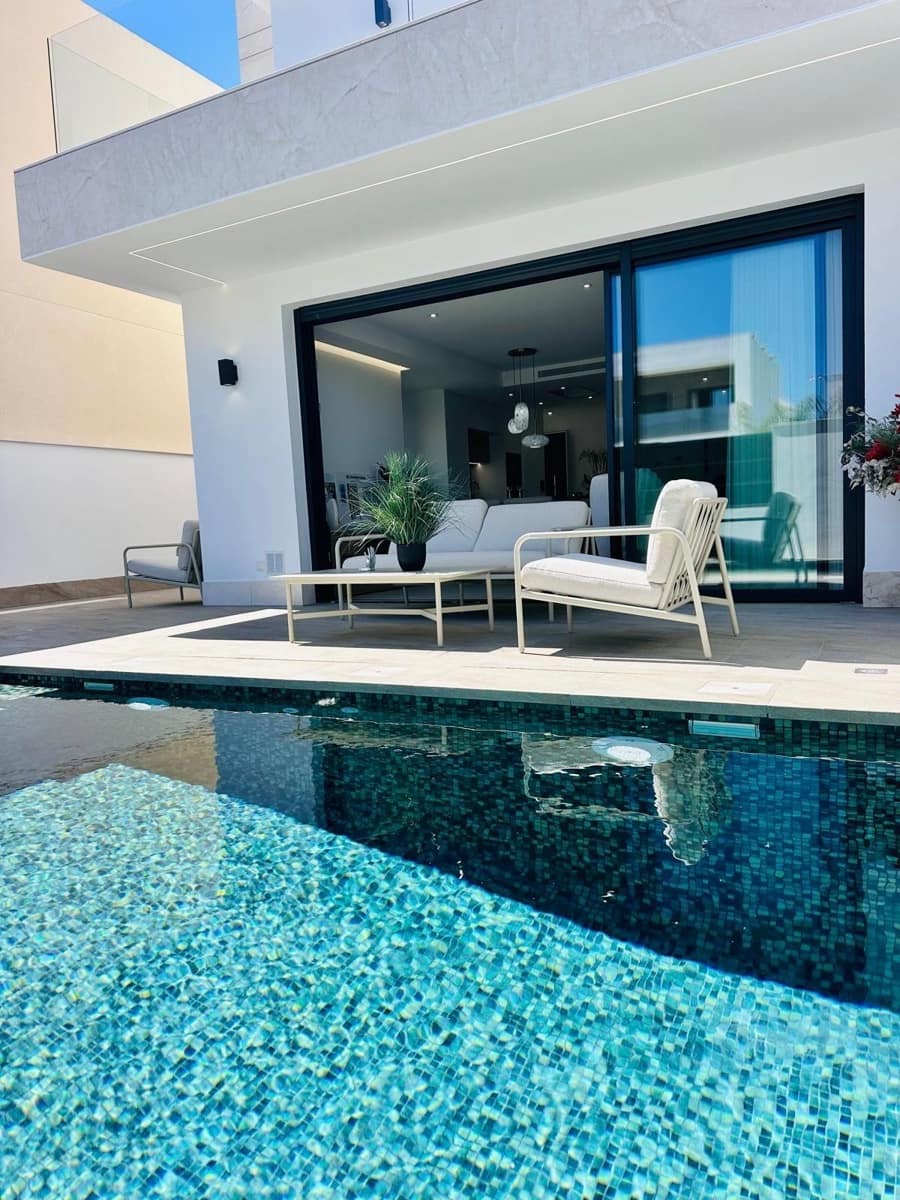 3 soverom Villa til salgs i San Pedro del Pinatar med svømmebasseng garasje - € 489 000 (Ref: 9485527)
