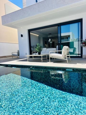 3 soverom Villa til salgs i San Pedro del Pinatar ciudad, San Pedro del Pinatar med svømmebasseng garasje - € 489 000 (Ref: 9485527)