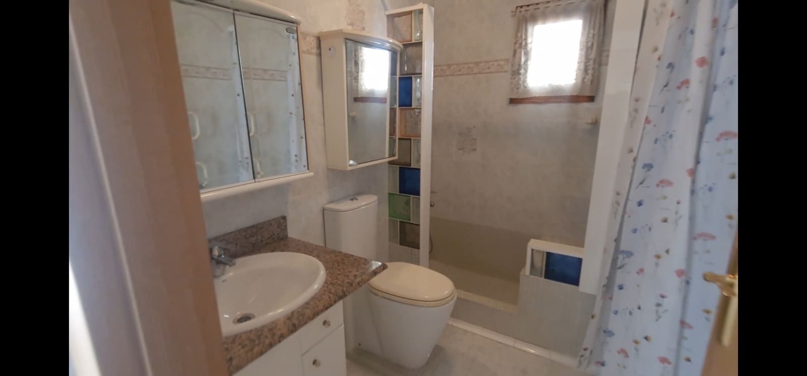 2 bedroom Bungalow for sale in Ciudad Quesada with garage - € 215,000 (Ref: 9502676)