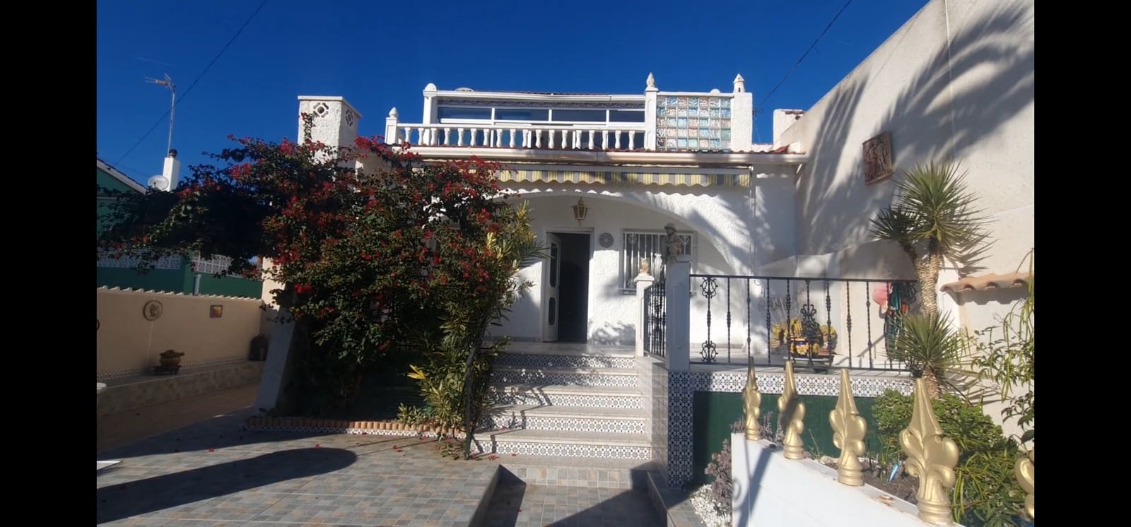 2 bedroom Bungalow for sale in Ciudad Quesada with garage - € 215,000 (Ref: 9502676)