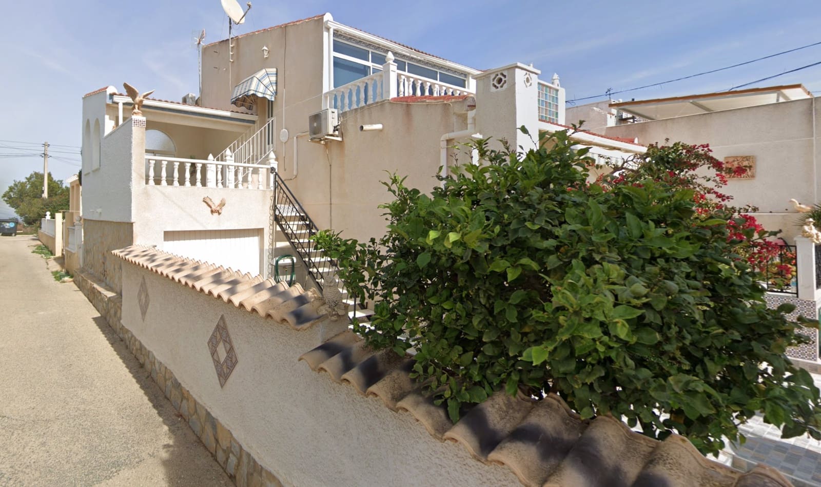 2 bedroom Bungalow for sale in Ciudad Quesada with garage - € 215,000 (Ref: 9502676)