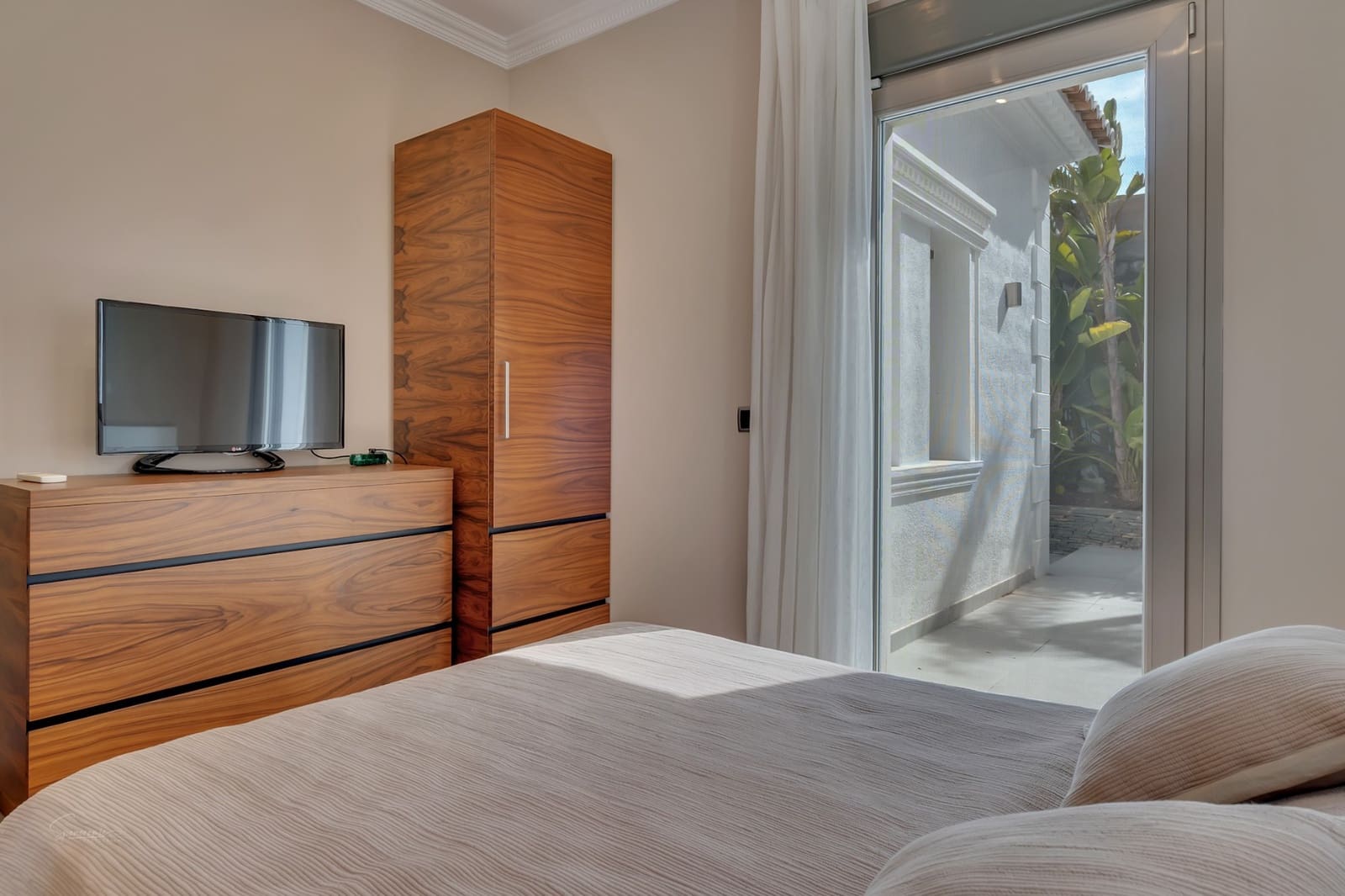 4 bedroom Villa for sale in Benissa with pool - € 1,800,000 (Ref: 9503867)