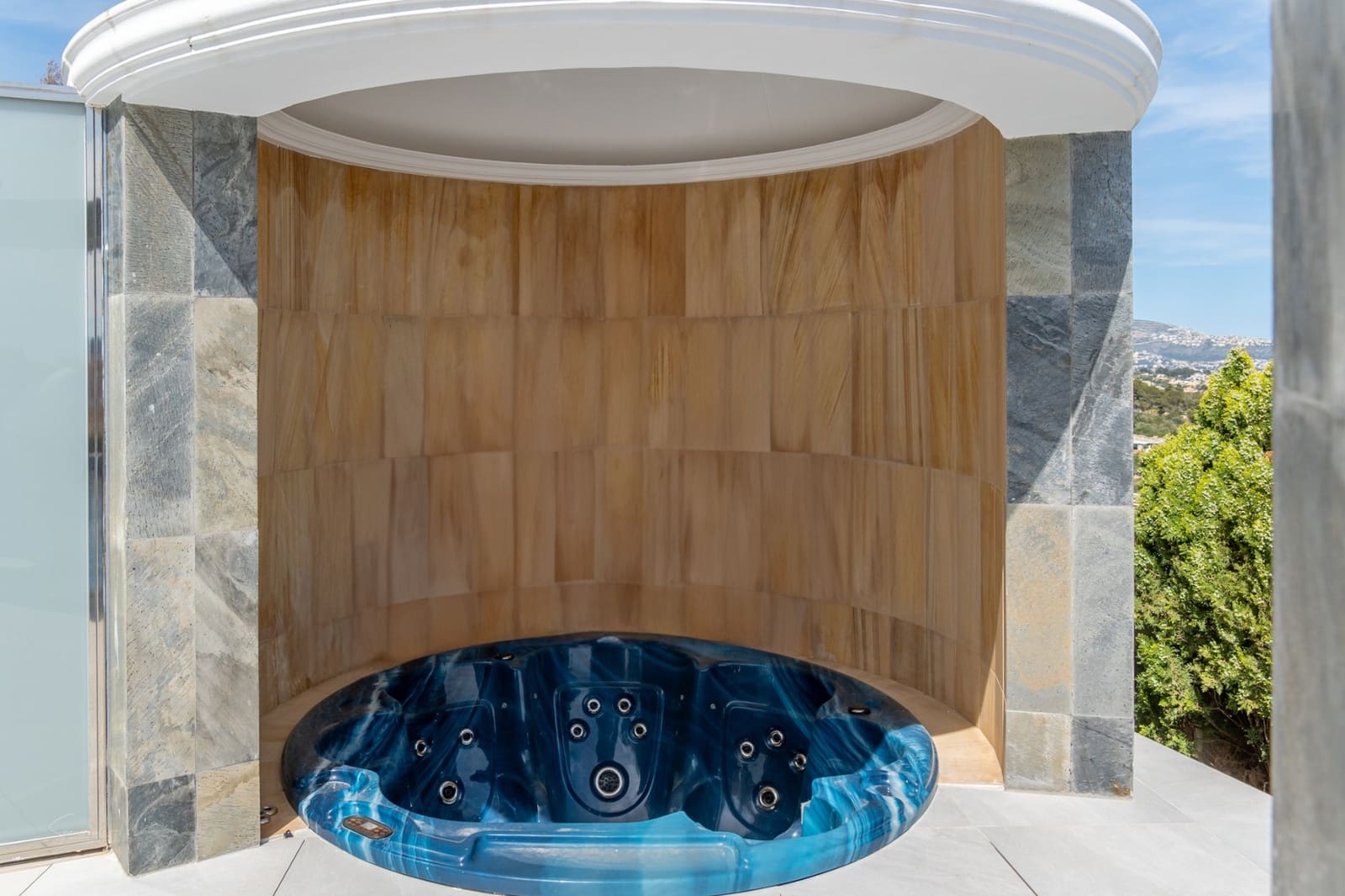 4 bedroom Villa for sale in Benissa with pool - € 1,800,000 (Ref: 9503867)