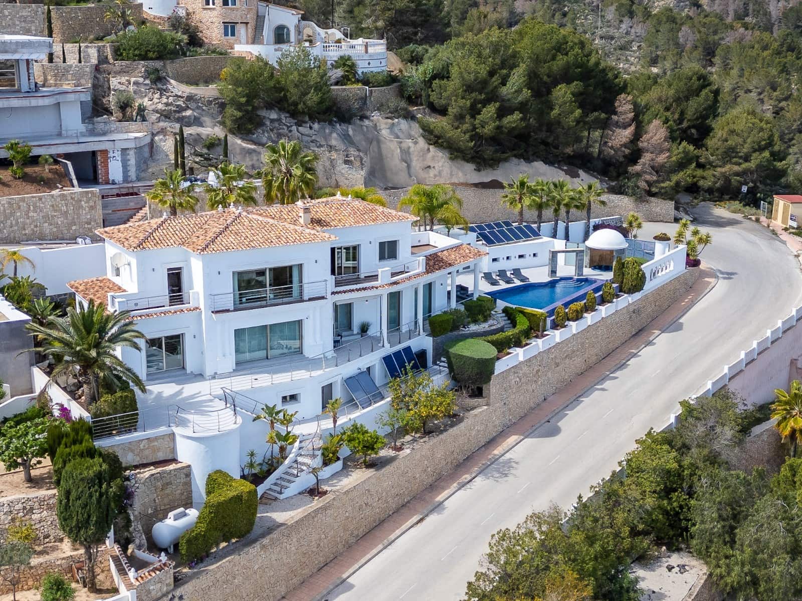 4 bedroom Villa for sale in Benissa with pool - € 1,800,000 (Ref: 9503867)