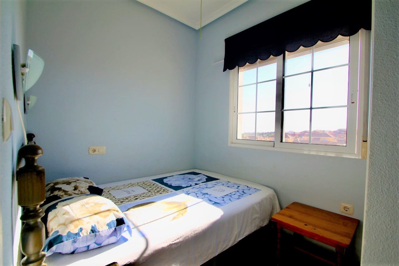 6 bedroom Villa for sale in Villamartin with pool - € 469,000 (Ref: 9520593)