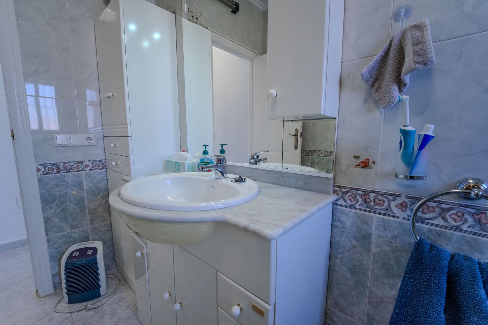 2 slaapkamer Halfvrijstaande villa te koop in Dona Pepa met zwembad - € 179.950 (Ref: 9528605)