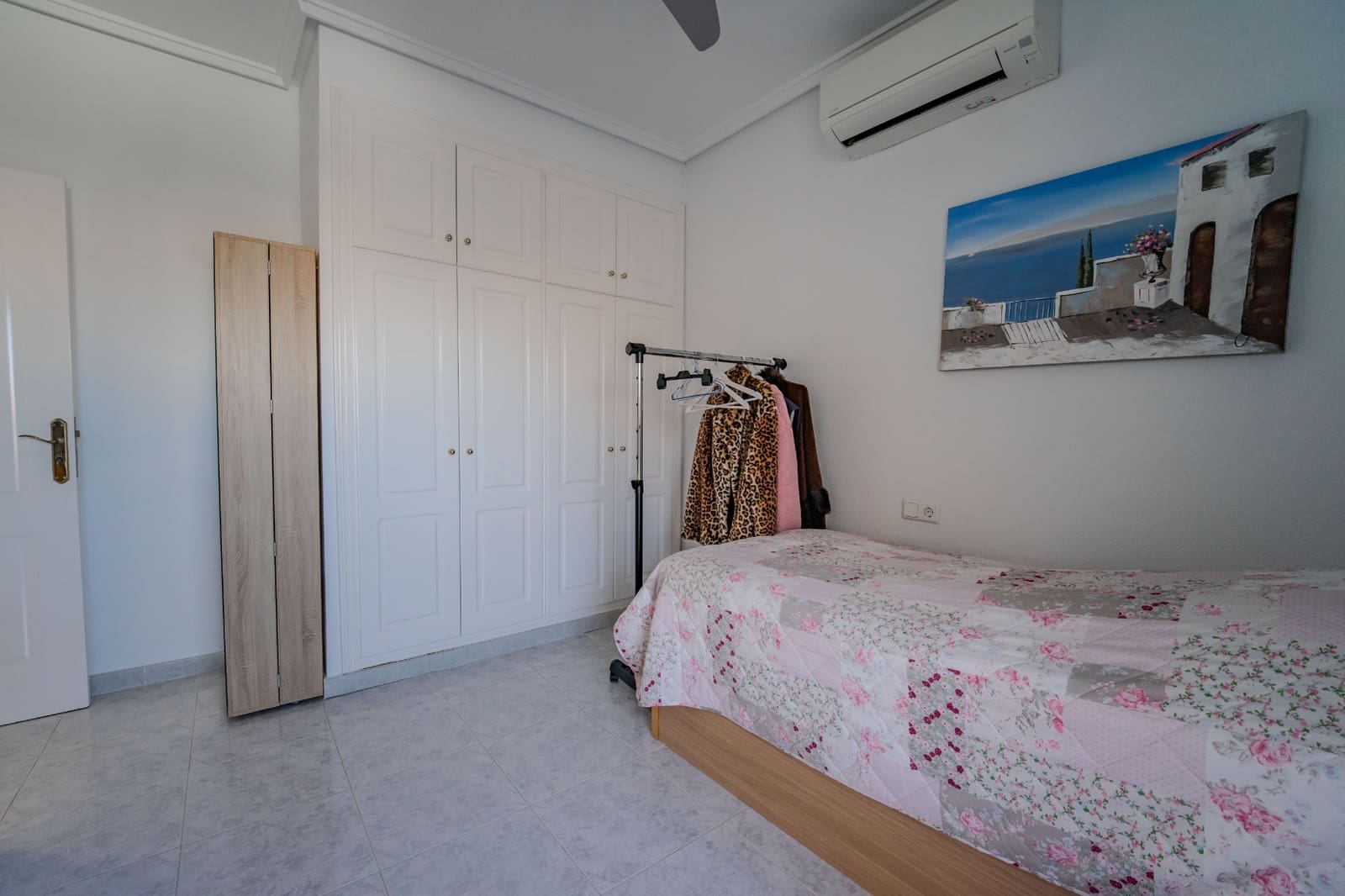 2 slaapkamer Halfvrijstaande villa te koop in Dona Pepa met zwembad - € 179.950 (Ref: 9528605)