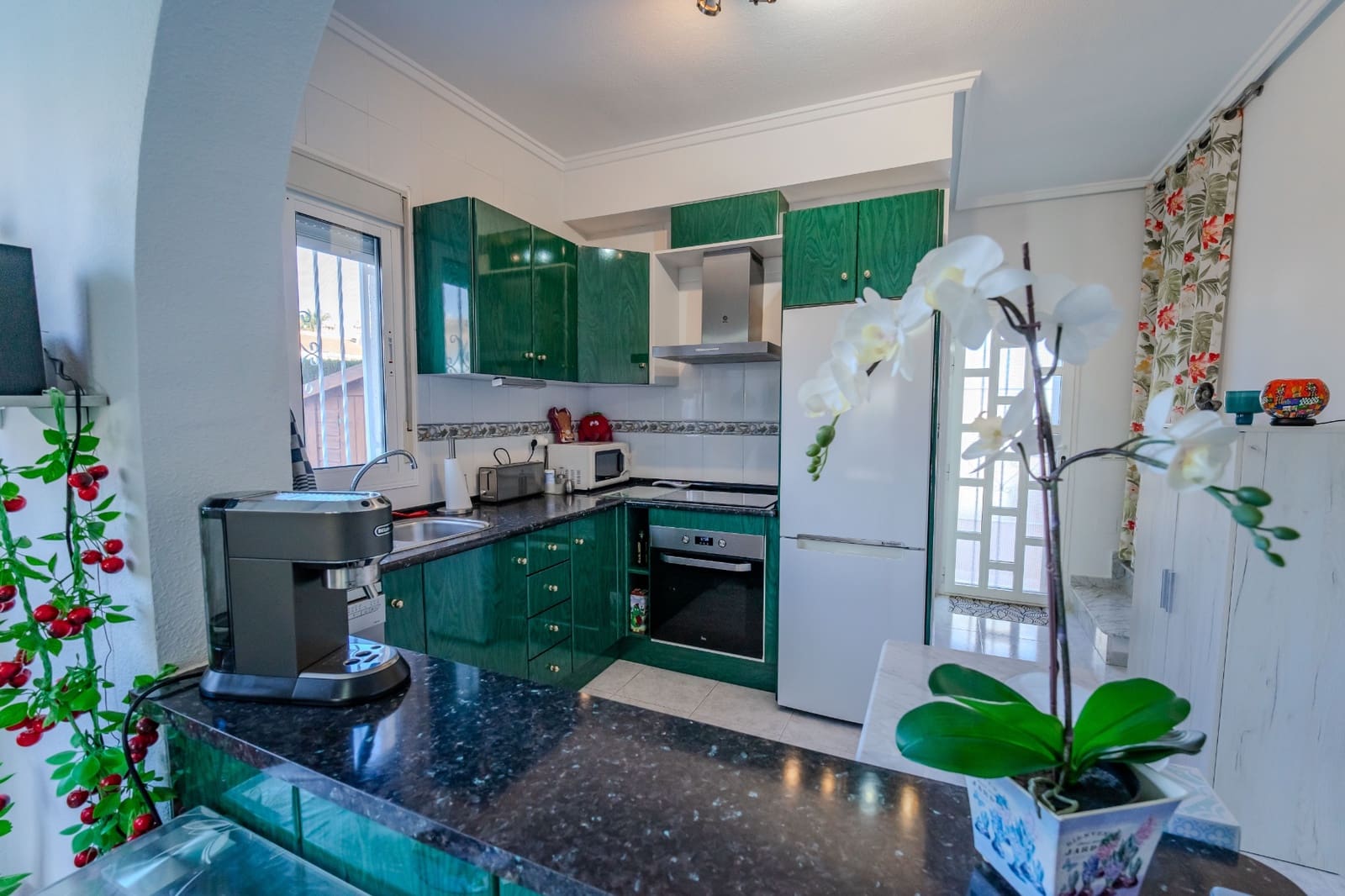 2 slaapkamer Halfvrijstaande villa te koop in Dona Pepa met zwembad - € 179.950 (Ref: 9528605)