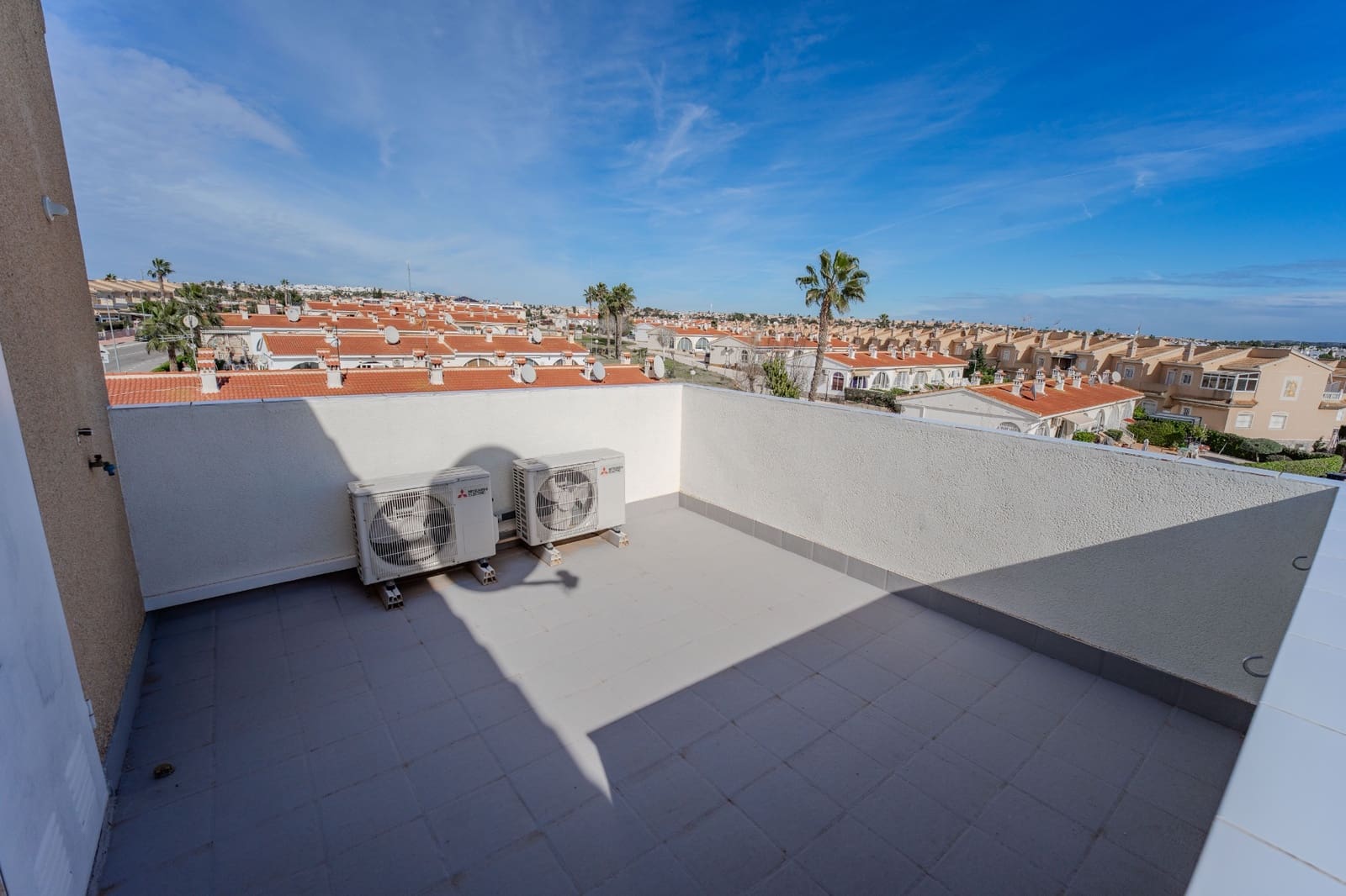 2 slaapkamer Halfvrijstaande villa te koop in Dona Pepa met zwembad - € 179.950 (Ref: 9528605)