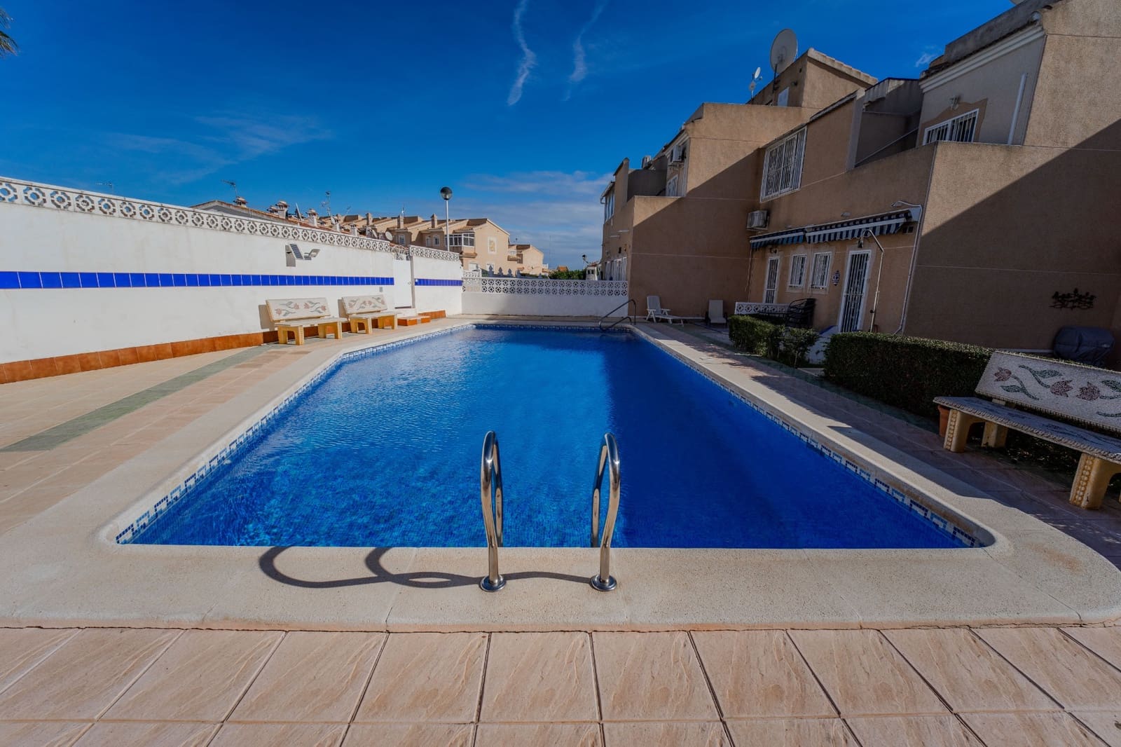 2 slaapkamer Halfvrijstaande villa te koop in Dona Pepa met zwembad - € 179.950 (Ref: 9528605)