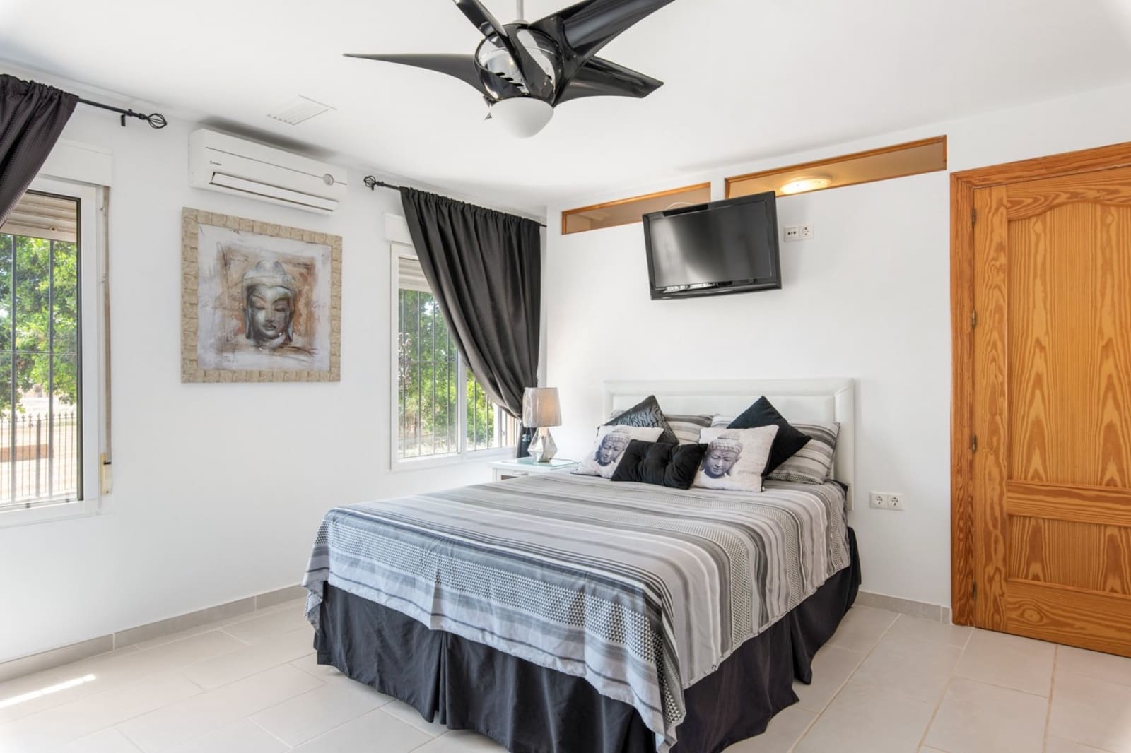 4 bedroom Finca/Country House for sale in Catral with pool garage - € 565,000 (Ref: 9529442)