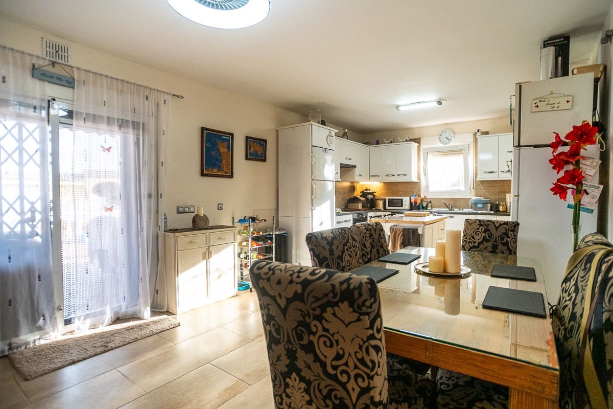 6 quarto Moradia para venda em Torrevieja com piscina garagem - 610 000 € (Ref: 9537227)