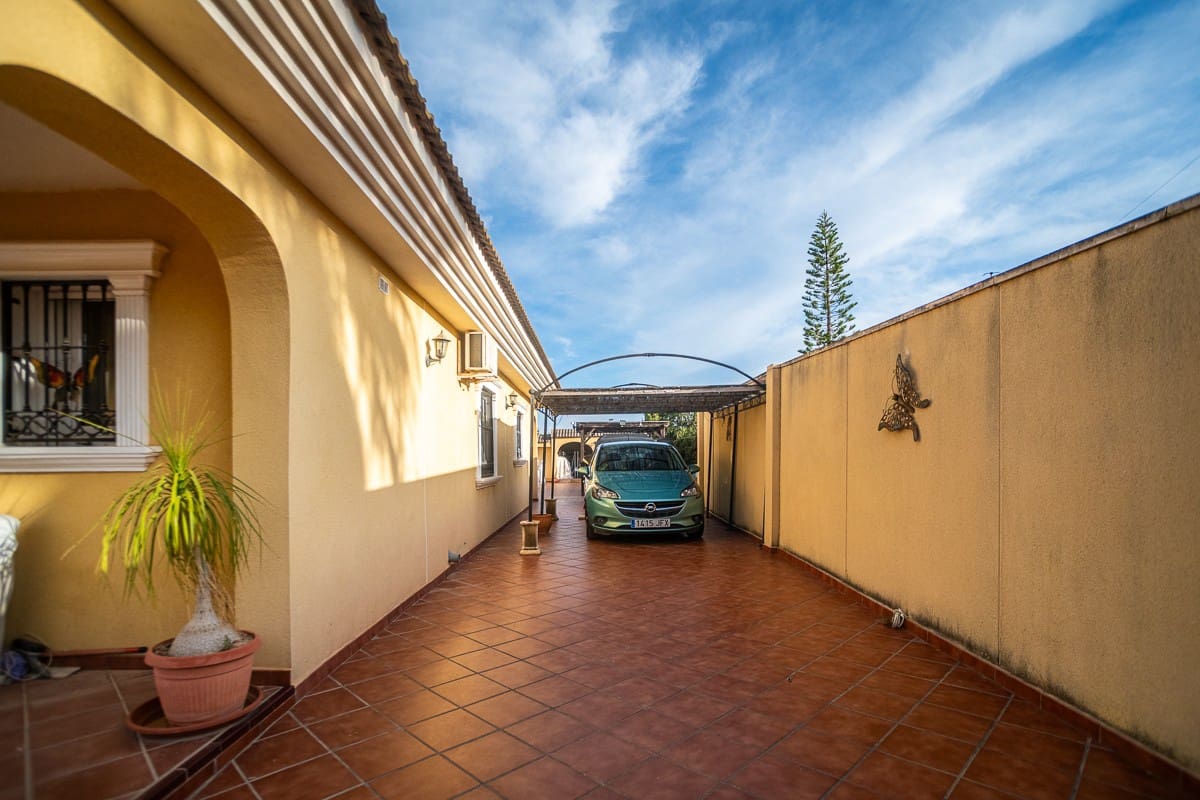 6 quarto Moradia para venda em Torrevieja com piscina garagem - 610 000 € (Ref: 9537227)