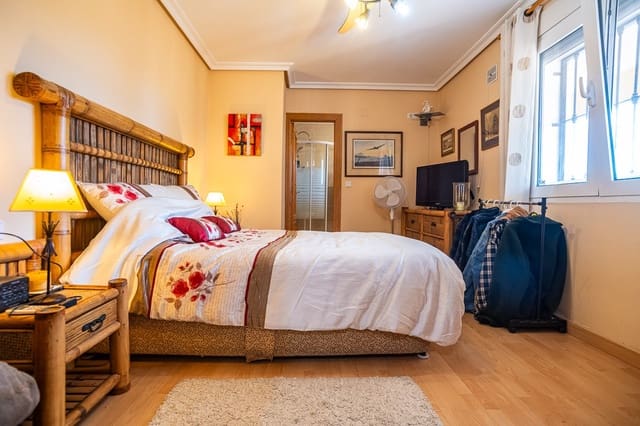 6 quarto Moradia para venda em Los Balcones - Los Altos, Torrevieja com piscina garagem - 610 000 € (Ref: 9537227)