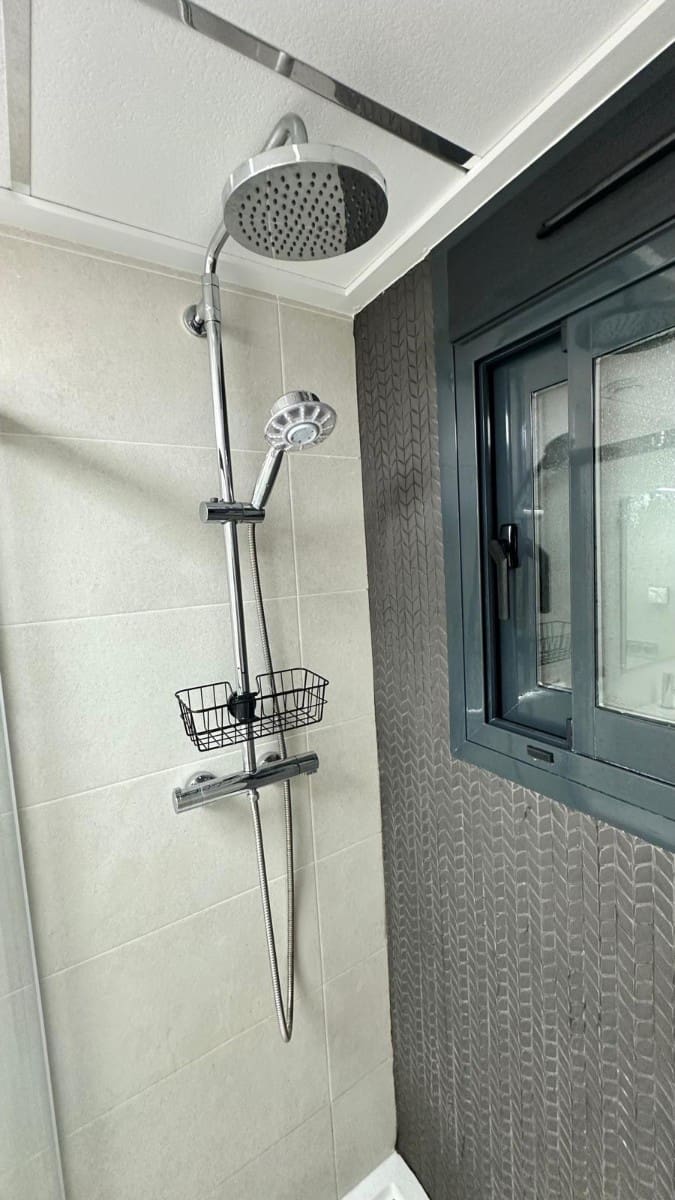 2 bedroom Apartment for sale in Torrevieja with pool - € 219,900 (Ref: 9547606)