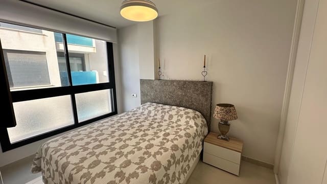 Apartamento de 2 habitaciones en Torrevieja en venta con piscina - 219.900 € (Ref: 9547606)