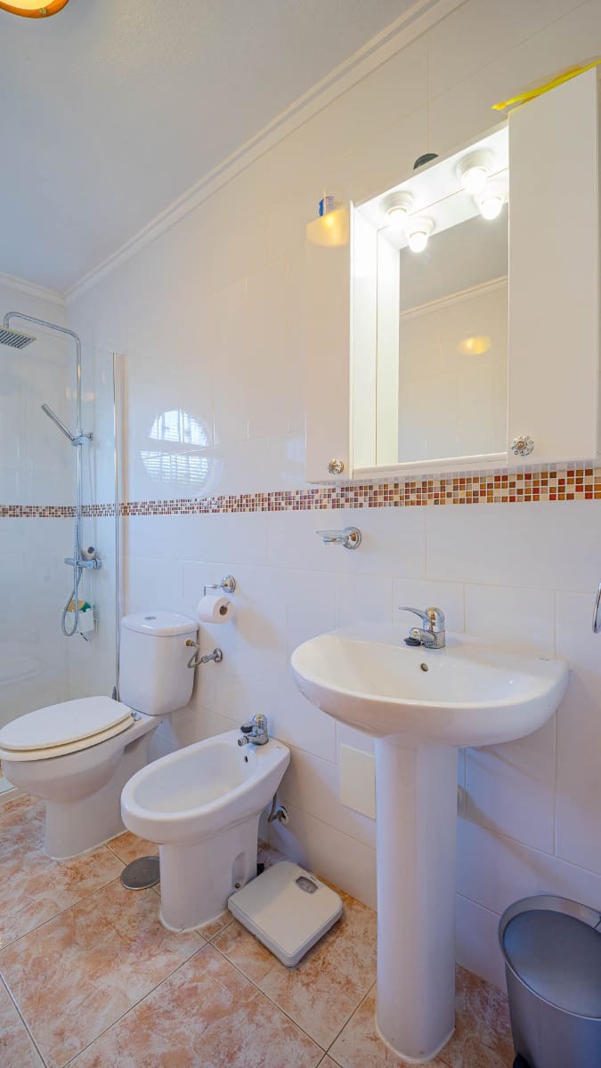 Pareado de 3 habitaciones en Playa Flamenca en venta con piscina garaje - 269.000 € (Ref: 9550819)