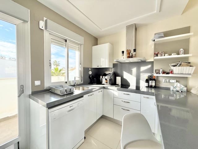 2 bedroom Apartment for sale in Pueblo Bravo, Rojales with pool - € 215,000 (Ref: 9562612)