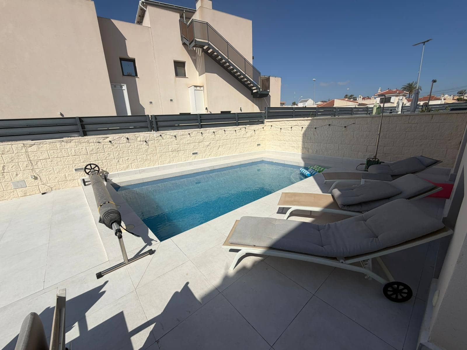 4 bedroom Semi-detached Villa for sale in Pueblo Bravo - € 459,000 (Ref: 9571627)