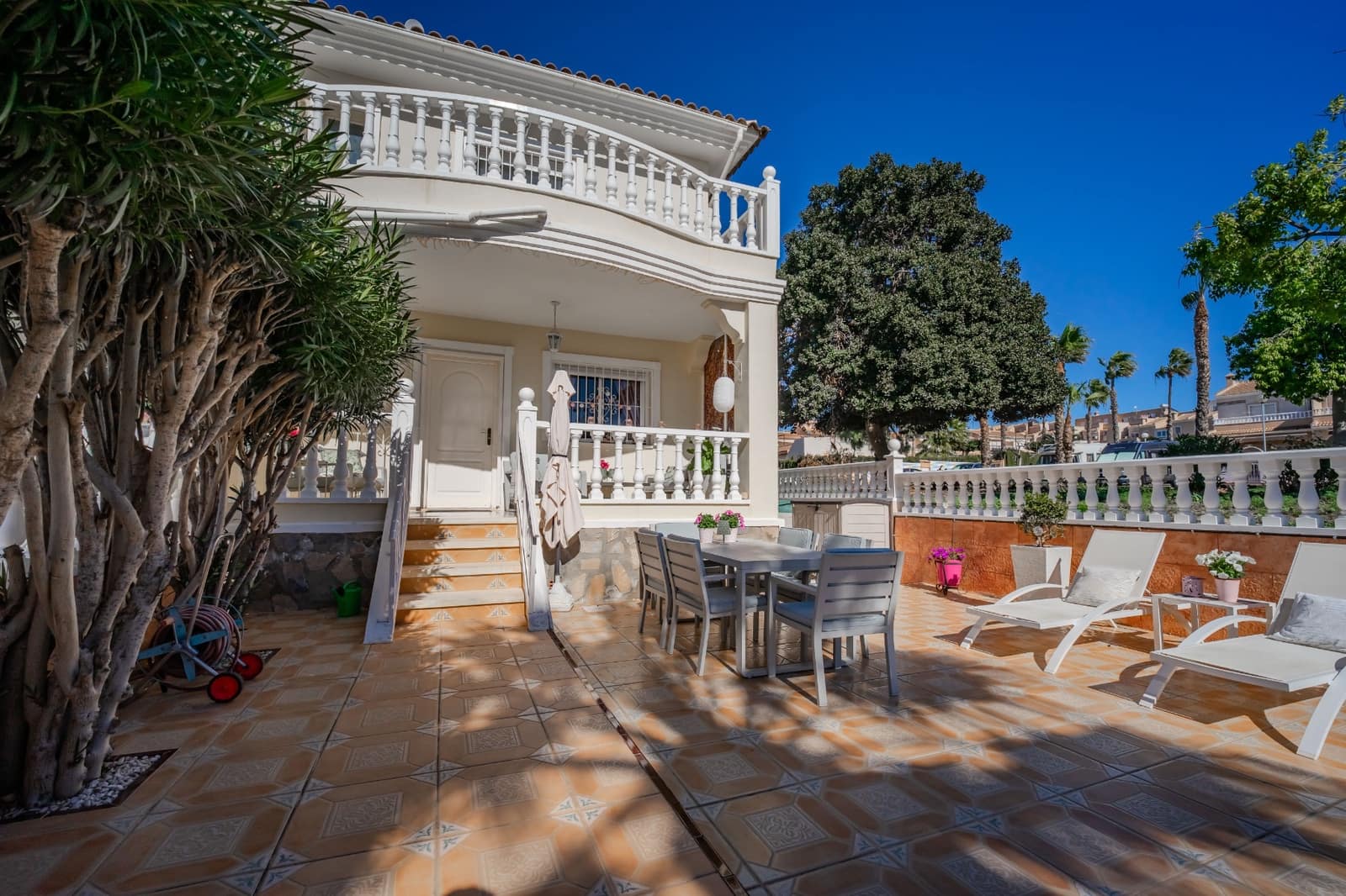 3 sypialnia Dom blizniak na sprzedaż w Dona Pepa z basenem - 289 950 € (Ref: 9584643)