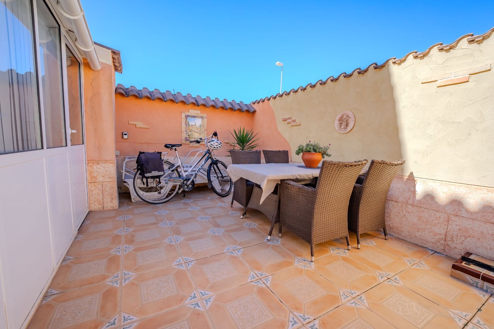 3 sypialnia Dom blizniak na sprzedaż w Dona Pepa z basenem - 289 950 € (Ref: 9584643)