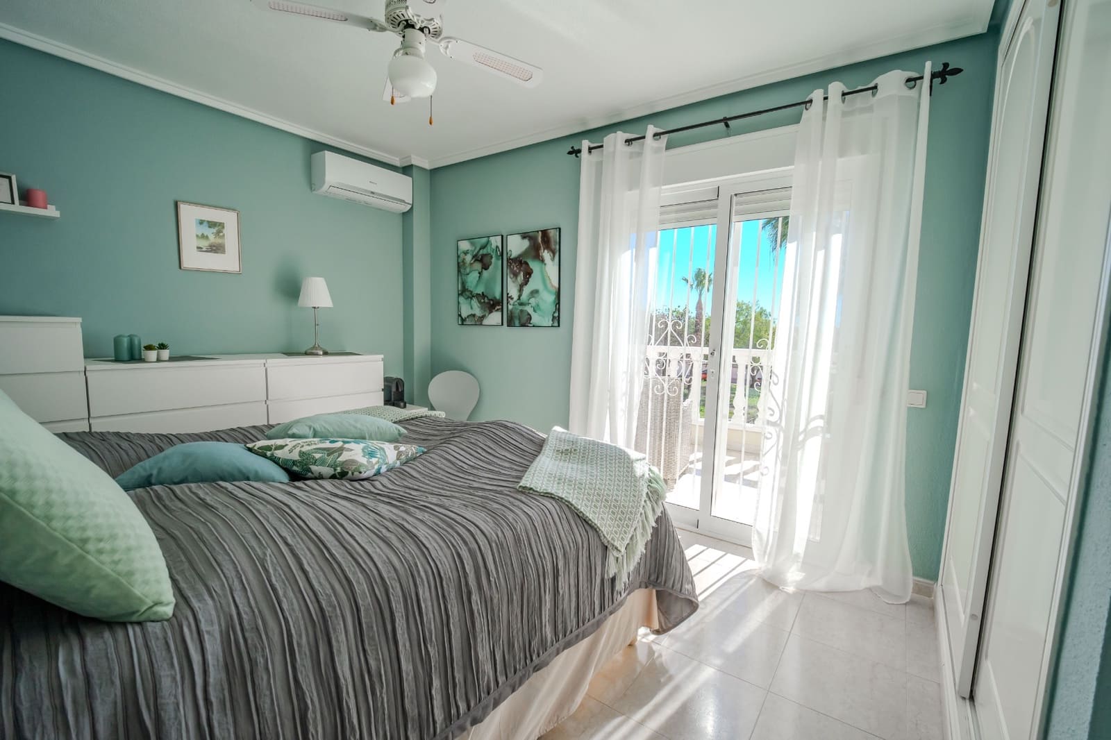 3 sypialnia Dom blizniak na sprzedaż w Dona Pepa z basenem - 289 950 € (Ref: 9584643)