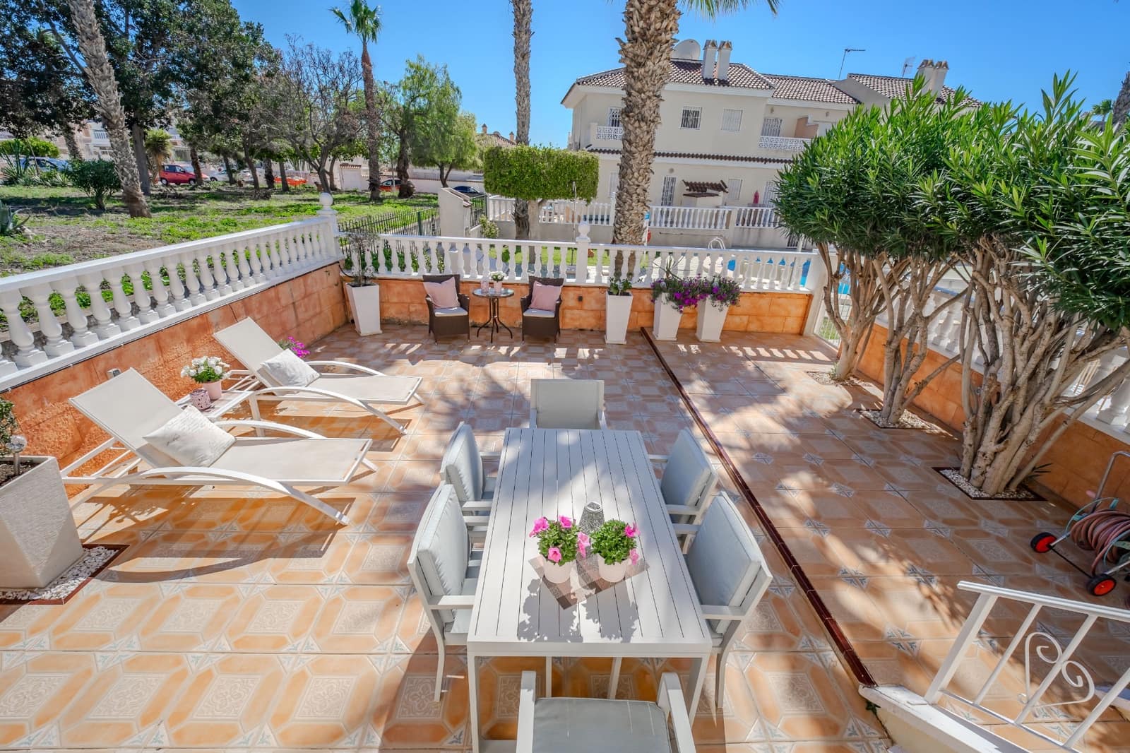 3 sypialnia Dom blizniak na sprzedaż w Dona Pepa z basenem - 289 950 € (Ref: 9584643)