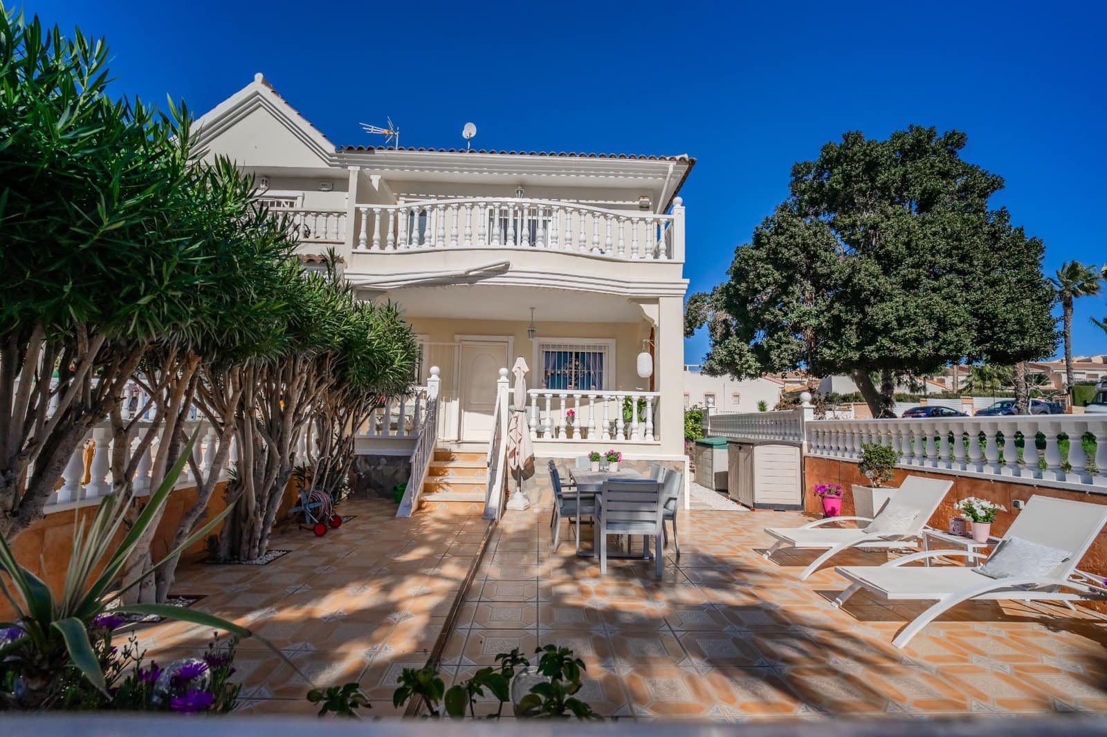 3 sypialnia Dom blizniak na sprzedaż w Dona Pepa z basenem - 289 950 € (Ref: 9584643)