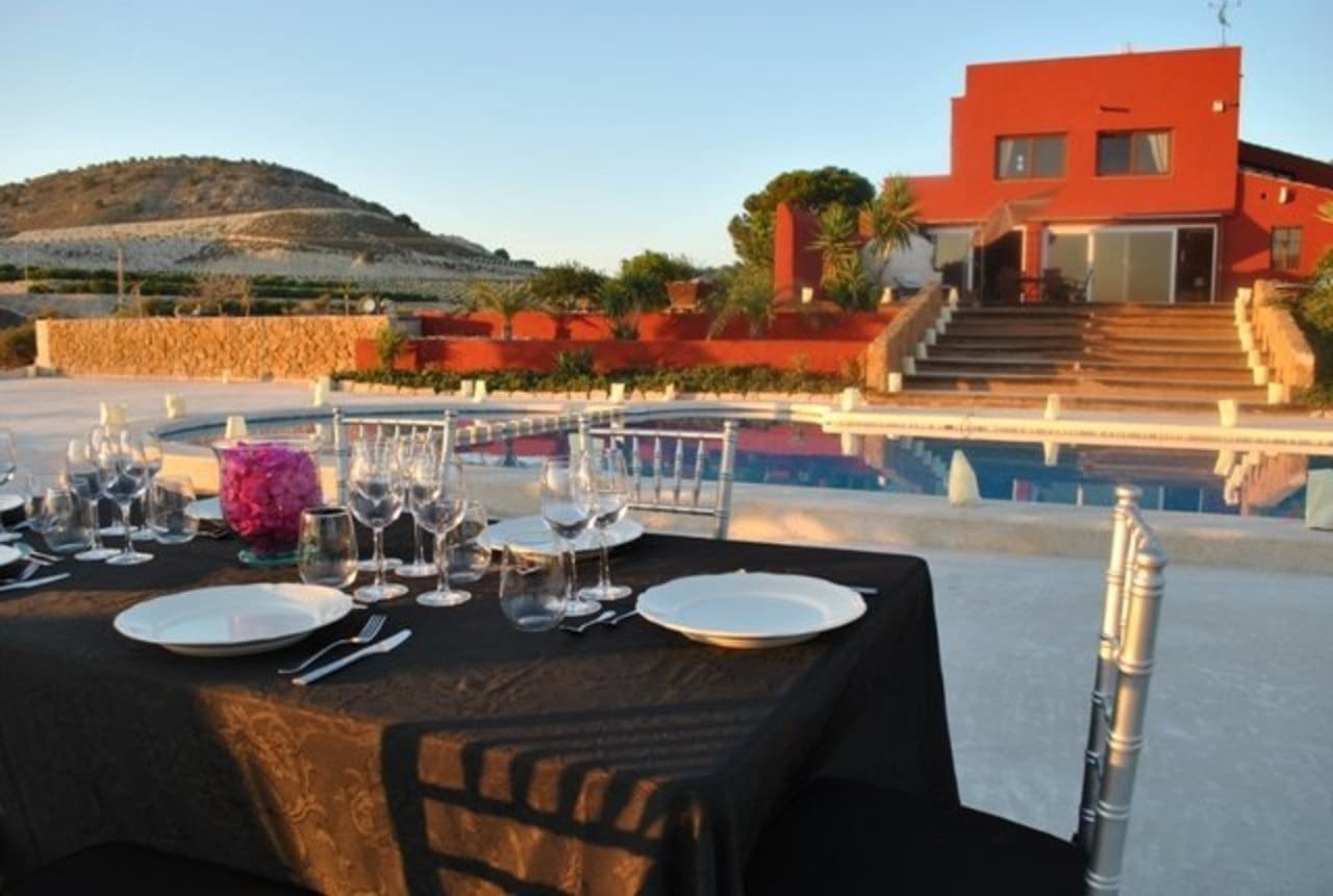 Chalet de 4 habitaciones en San Miguel de Salinas en venta con piscina - 1.745.000 € (Ref: 9596597)