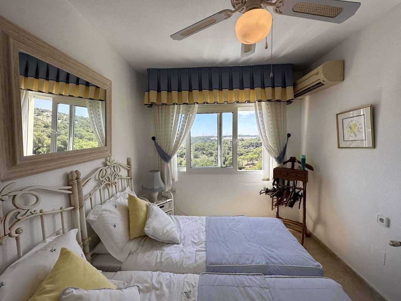 5 soveværelse Villa til salg i Villamartin med swimmingpool garage - € 635.000 (Ref: 9596603)