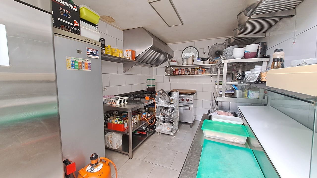 Commerciale in vendita in Benijofar - 349.950 € (Rif: 9596610)