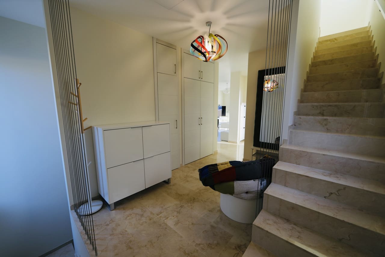 5 soverom Villa til salgs i La Zenia med svømmebasseng garasje - € 1 500 000 (Ref: 9596617)