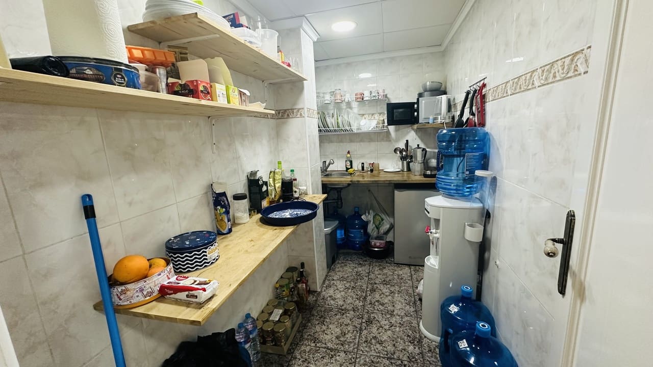 Local Commercial à vendre à Torrevieja - 260 000 € (Ref: 9596619)